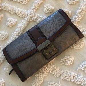 Fossil wallet